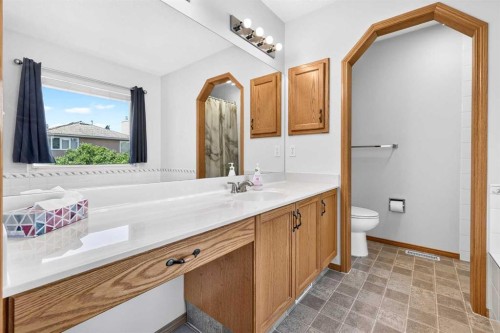 72 Douglas Park Boulevard Se, Calgary, AB 
