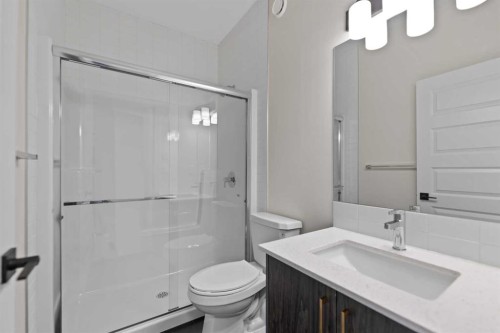 38 Waterford Mews, Chestermere, AB - Indoor Photo Showing Bathroom