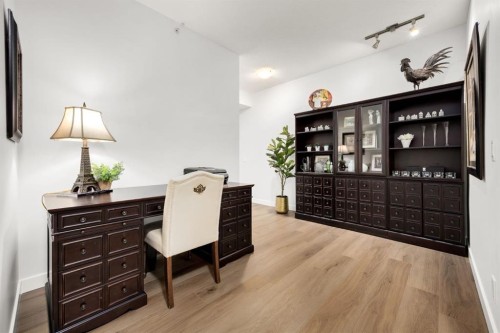 106-108 25 Avenue Sw, Calgary, AB - Indoor
