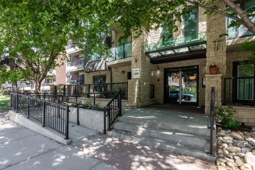 106-108 25 Avenue Sw, Calgary, AB - Outdoor With Balcony