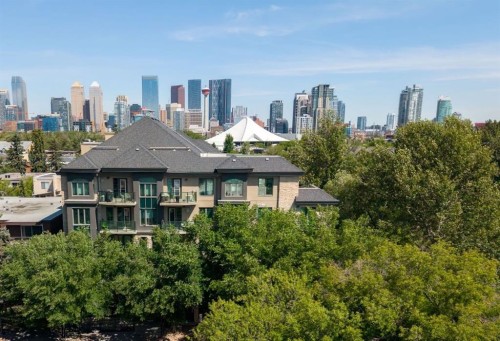 106-108 25 Avenue Sw, Calgary, AB - Outdoor With Balcony