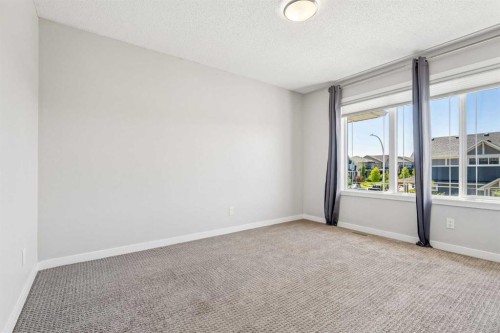549 Hillcrest Road Sw, Airdrie, AB - Indoor Photo Showing Other Room