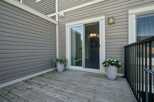 549 Hillcrest Road Sw, Airdrie, AB - Outdoor With Exterior