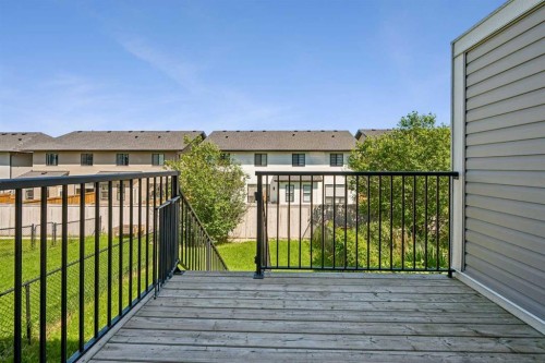 549 Hillcrest Road Sw, Airdrie, AB - Outdoor With Exterior