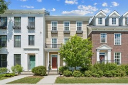 38 Victoria Cross Boulevard SW Calgary, AB T3E 7V2