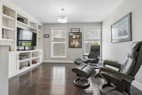 38 Victoria Cross Boulevard Sw, Calgary, AB 