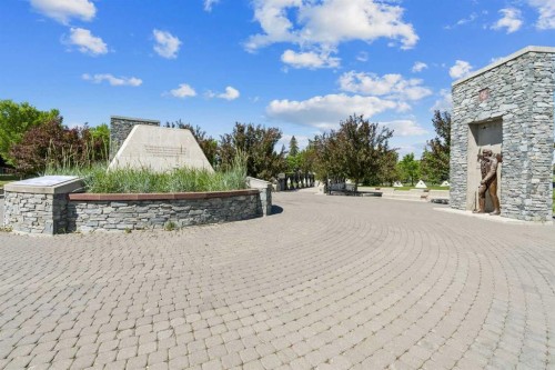 38 Victoria Cross Boulevard Sw, Calgary, AB 