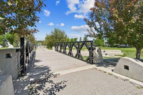 38 Victoria Cross Boulevard Sw, Calgary, AB 