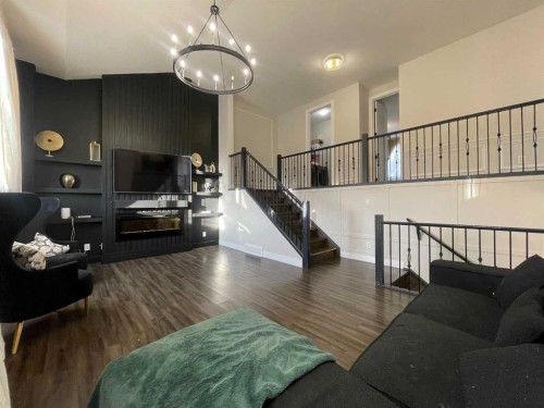 220 Carringham Road Nw, Calgary, AB 