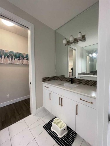 220 Carringham Road Nw, Calgary, AB 