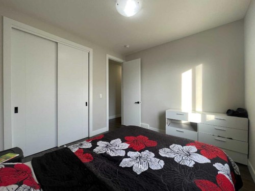 220 Carringham Road Nw, Calgary, AB 
