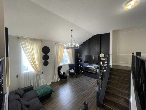 220 Carringham Road Nw, Calgary, AB 