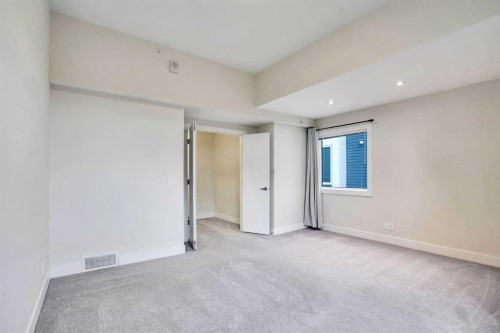 207-20 Brentwood Common Nw, Calgary, AB - Indoor Photo Showing Other Room