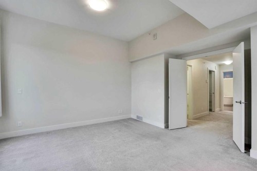 207-20 Brentwood Common Nw, Calgary, AB - Indoor Photo Showing Other Room