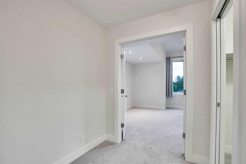 207-20 Brentwood Common Nw, Calgary, AB - Indoor Photo Showing Other Room