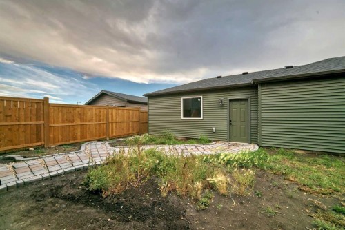 114 Midgrove Sw, Airdrie, AB 