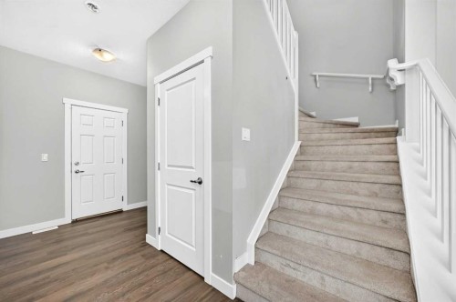 110 Crestbrook Way Sw, Calgary, AB 