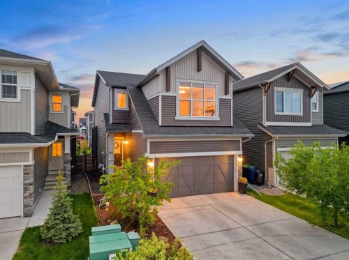 91 Emberside Garden  Cochrane, AB T4C 2L9