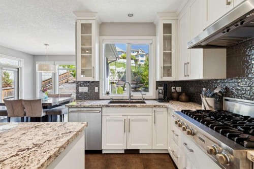 119 Springbluff Boulevard Sw, Calgary, AB 