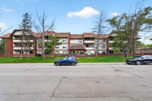 203-1712 38 Street SE Calgary, AB T2A 1H1