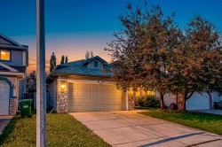 236 Covepark Close NE Calgary, AB T3K 5R3