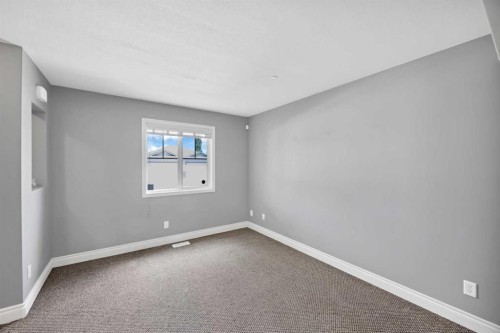 9 Mackenzie Way, Carstairs, AB 