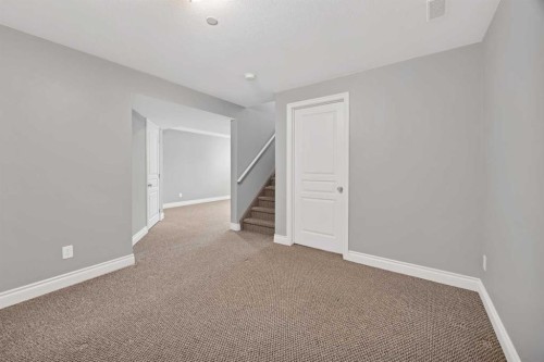 9 Mackenzie Way, Carstairs, AB 