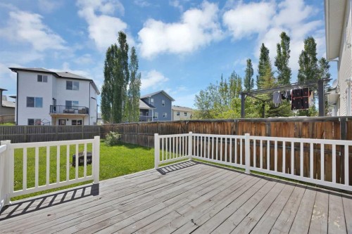 9 Mackenzie Way, Carstairs, AB 