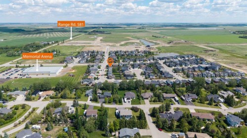 9 Mackenzie Way, Carstairs, AB 