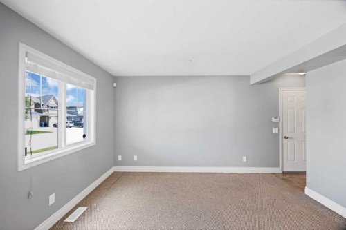 9 Mackenzie Way, Carstairs, AB 