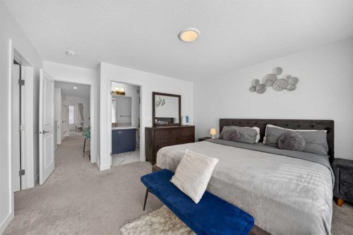 289 Magnolia Way Se, Calgary, AB 