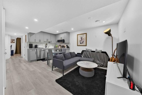 289 Magnolia Way Se, Calgary, AB 