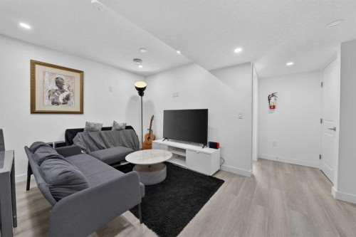 289 Magnolia Way Se, Calgary, AB 