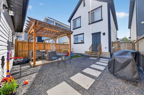 289 Magnolia Way Se, Calgary, AB 