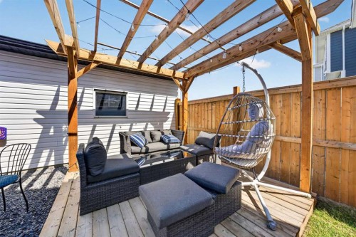 289 Magnolia Way Se, Calgary, AB 