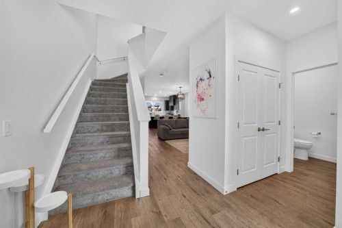 289 Magnolia Way Se, Calgary, AB 