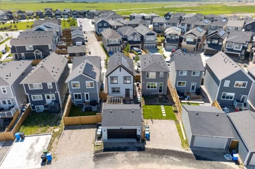 289 Magnolia Way Se, Calgary, AB 