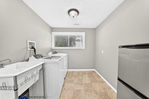11335 Braeside Drive Sw, Calgary, AB 