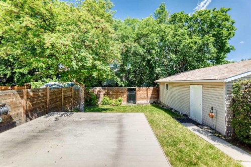 11335 Braeside Drive Sw, Calgary, AB 