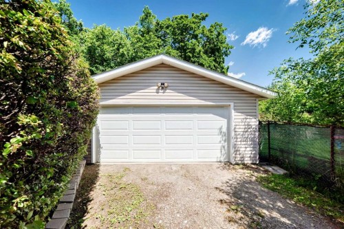 11335 Braeside Drive Sw, Calgary, AB 