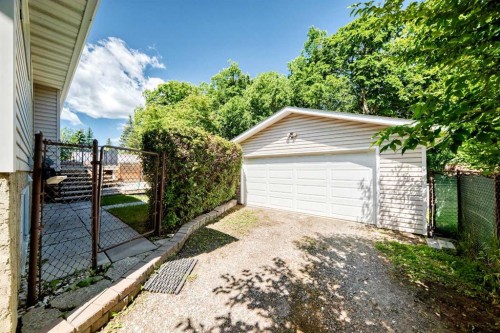 11335 Braeside Drive Sw, Calgary, AB 