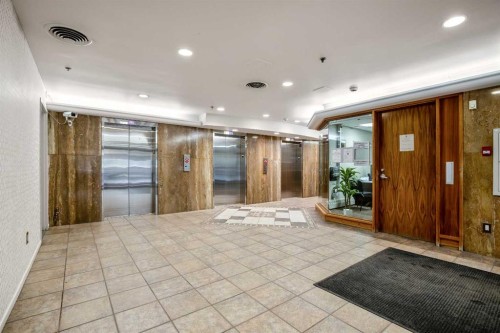 2911-221 6 Avenue Se, Calgary, AB - Indoor Photo Showing Other Room