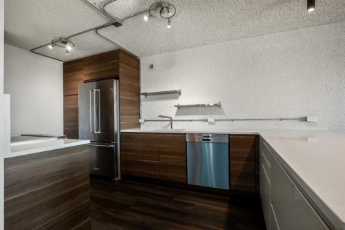 2911-221 6 Avenue Se, Calgary, AB - Indoor Photo Showing Kitchen