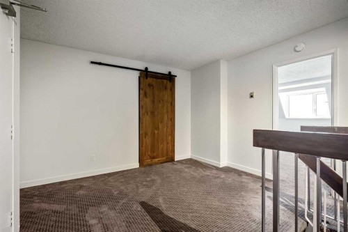2911-221 6 Avenue Se, Calgary, AB - Indoor Photo Showing Other Room