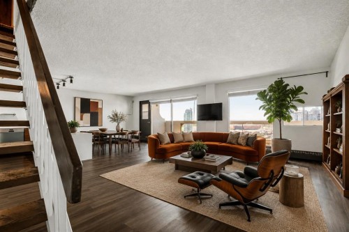 2911-221 6 Avenue Se, Calgary, AB - Indoor Photo Showing Living Room