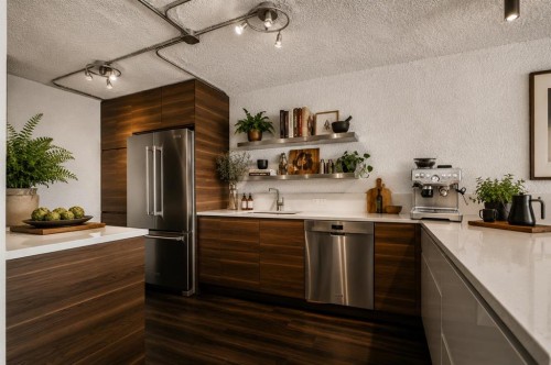 2911-221 6 Avenue Se, Calgary, AB - Indoor Photo Showing Kitchen