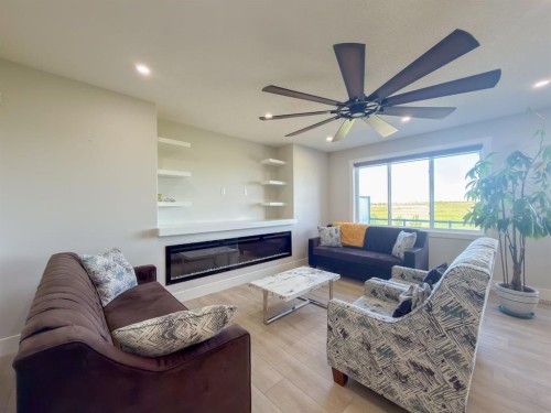 132 Belvedere Drive Se, Calgary, AB 