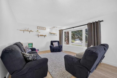 7 Westhill Drive, Didsbury, AB 