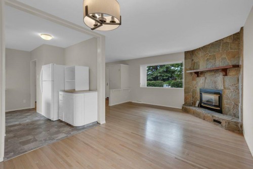 3136 46 Street Sw, Calgary, AB 
