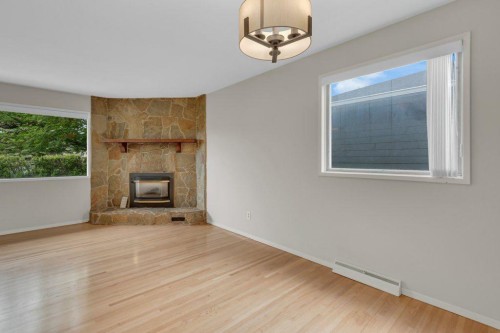 3136 46 Street Sw, Calgary, AB 